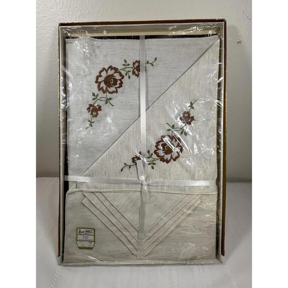 Vintage Kaye Walt Tablecloth Placemat Napkin Set NOS Embroidered